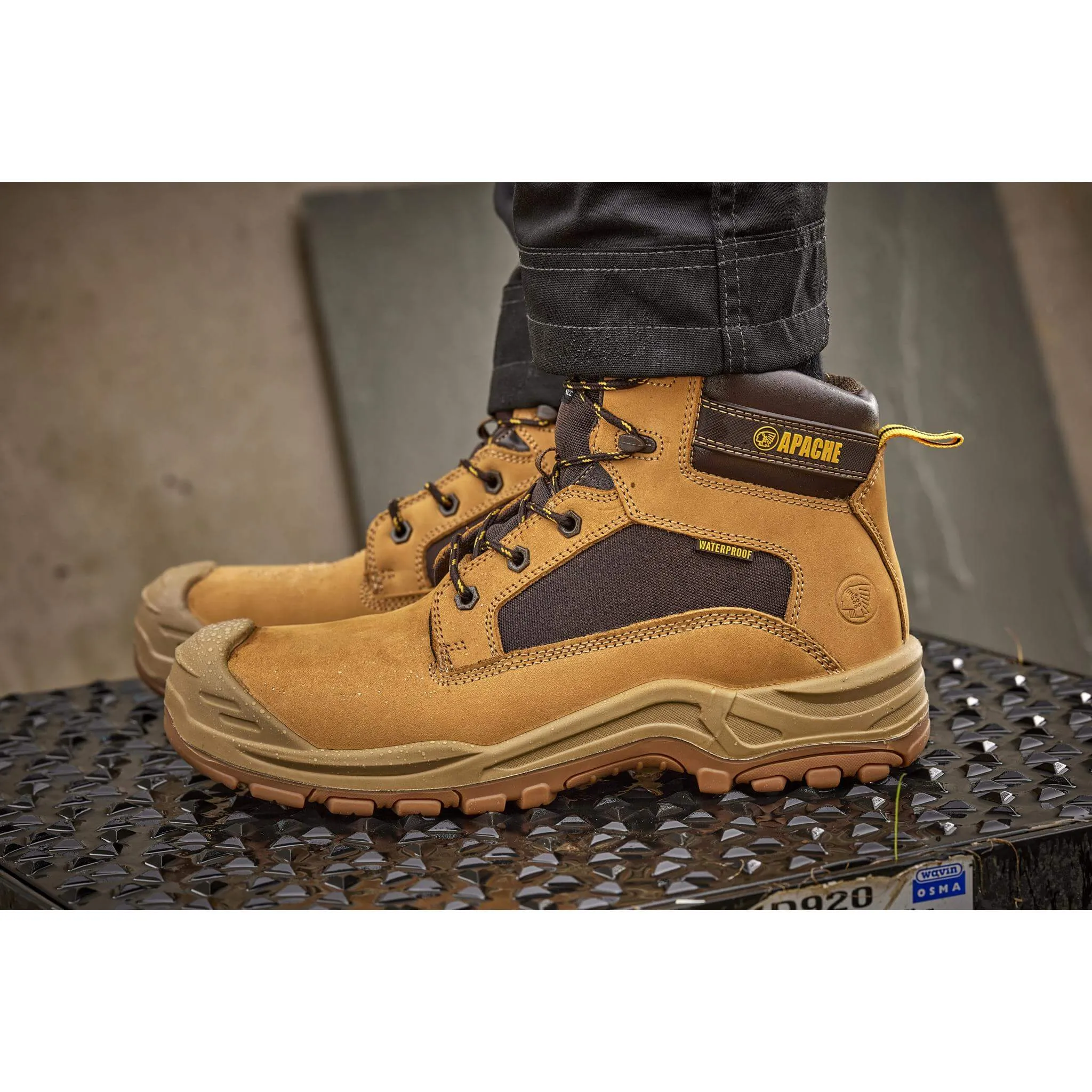 Apache Arizona Honey Nubuck Metal-Free Waterproof Safety Boots
