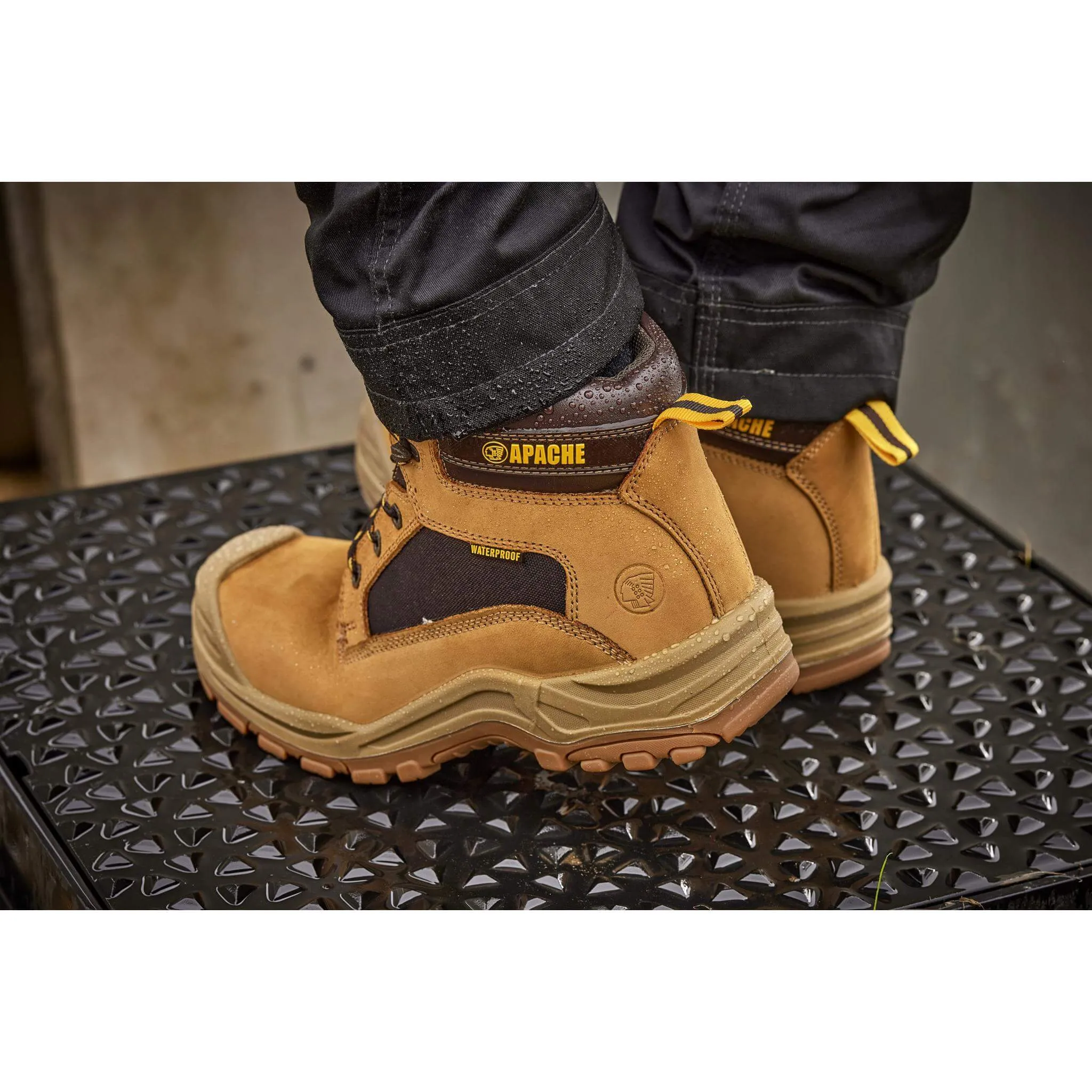 Apache Arizona Honey Nubuck Metal-Free Waterproof Safety Boots