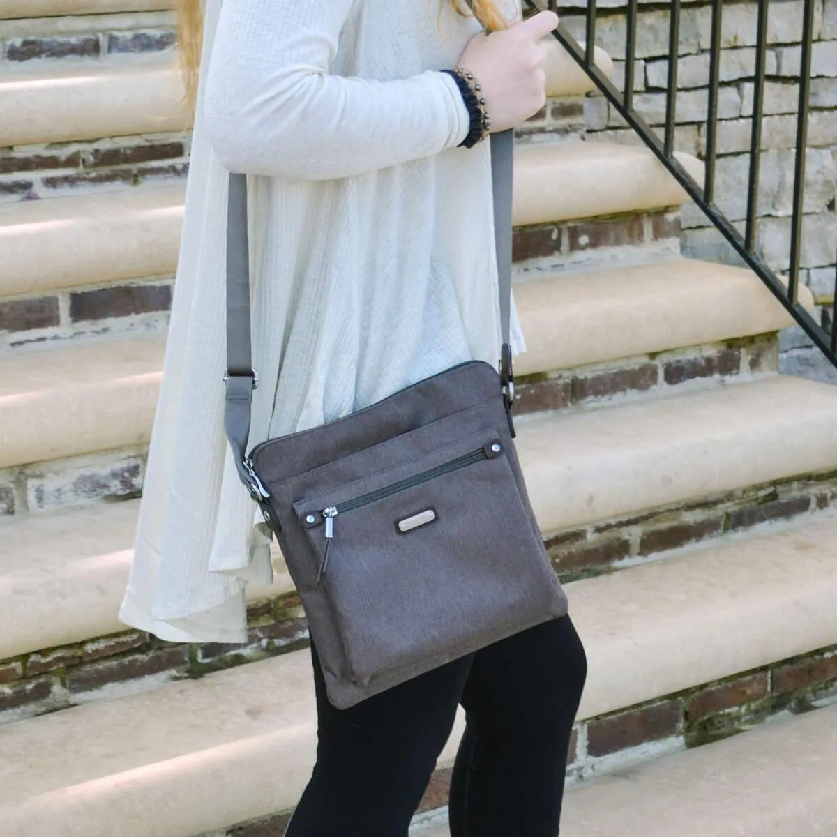 Baggallini Go Bagg With RFID Phone Wristlet