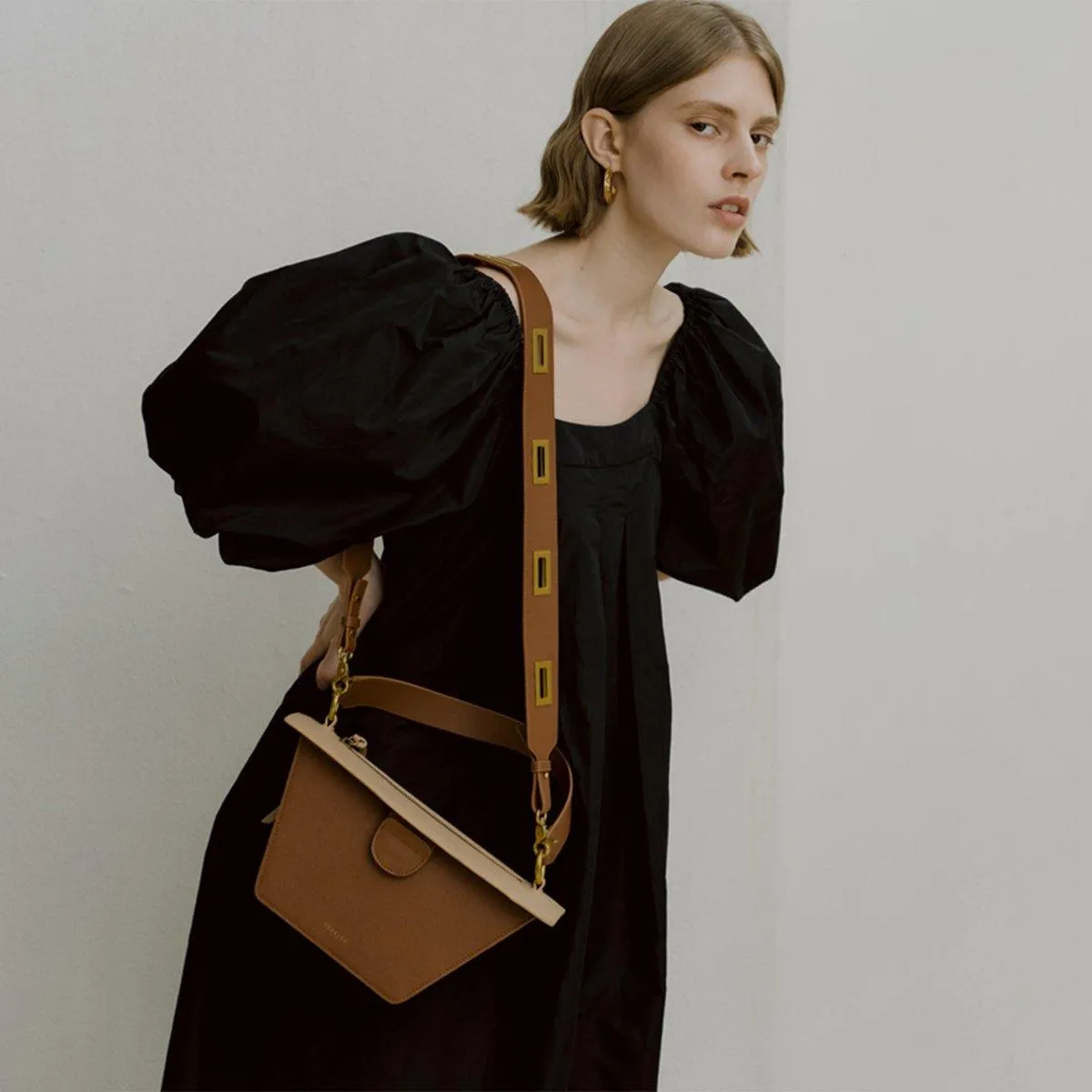 Double-X Neoclassical Collection Trapezoidal Bag - Brown