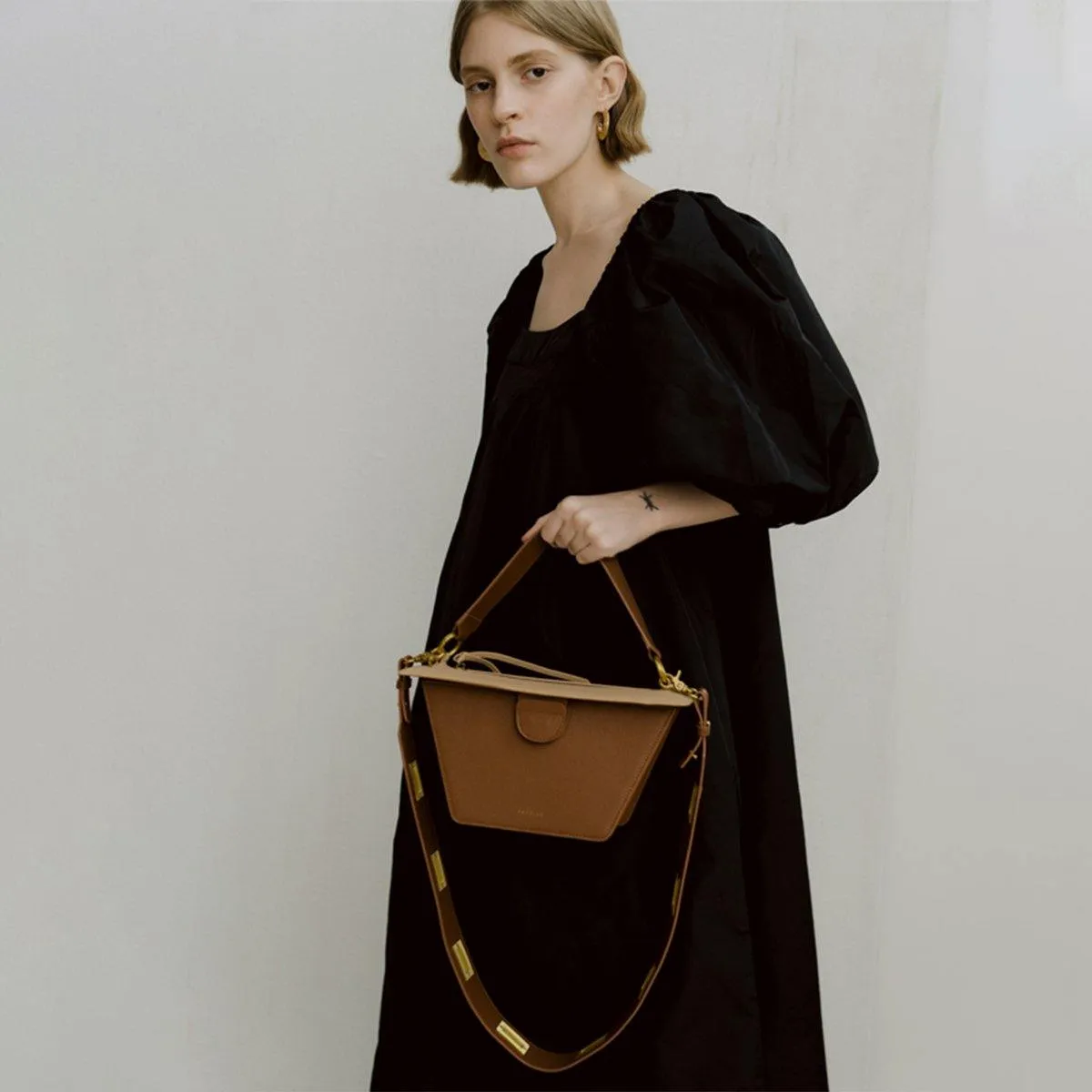 Double-X Neoclassical Collection Trapezoidal Bag - Brown