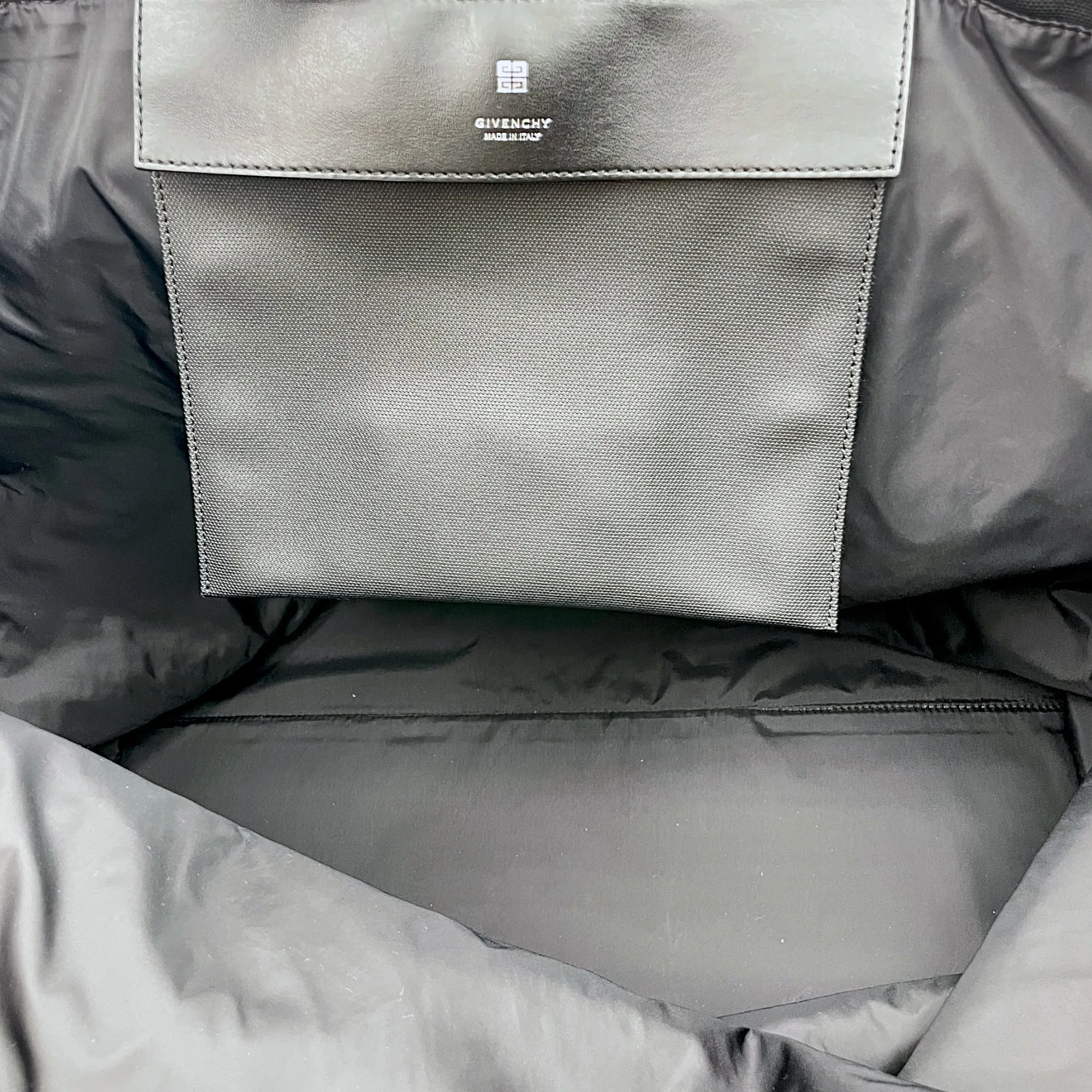 G- Shopper Large Tote Black Shoulder Bag in Coated Canvas, Silver hardware
