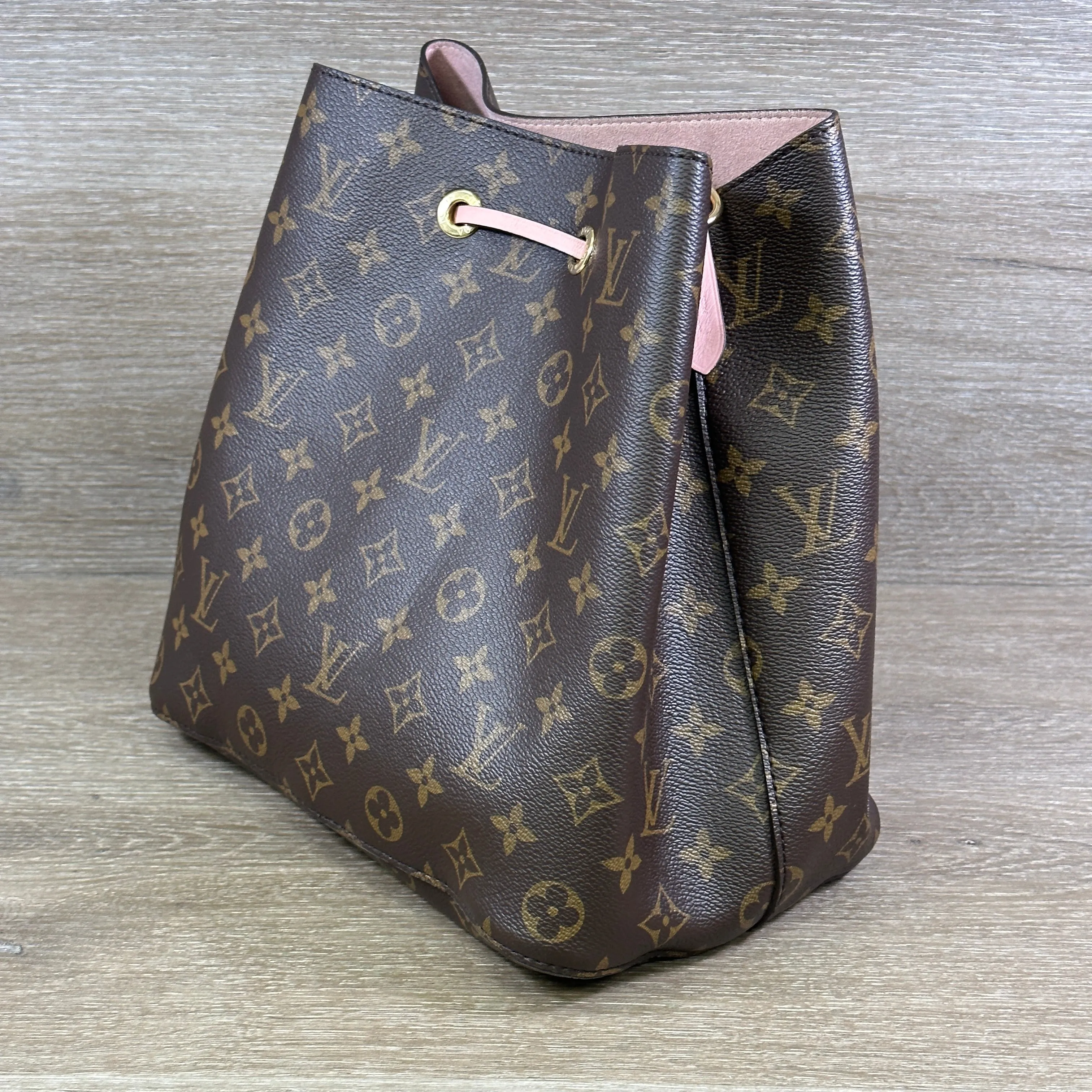 Louis Vuitton NéoNoé Monogram - Rose Poudre