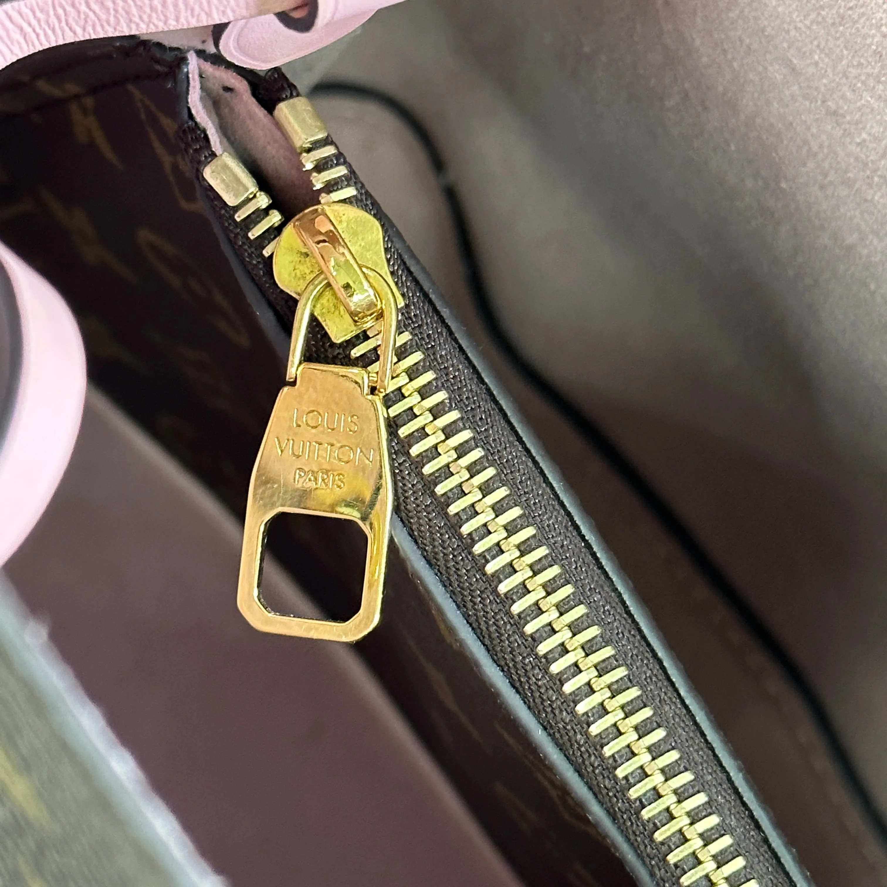 Louis Vuitton NéoNoé Monogram - Rose Poudre