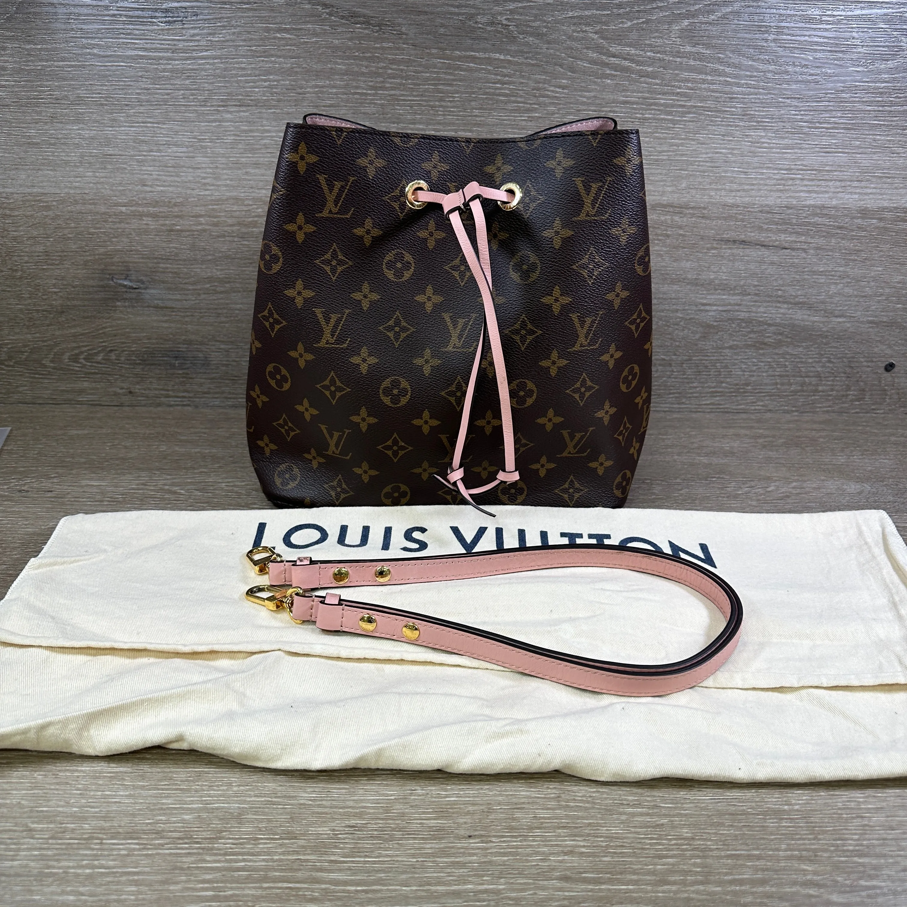 Louis Vuitton NéoNoé Monogram - Rose Poudre