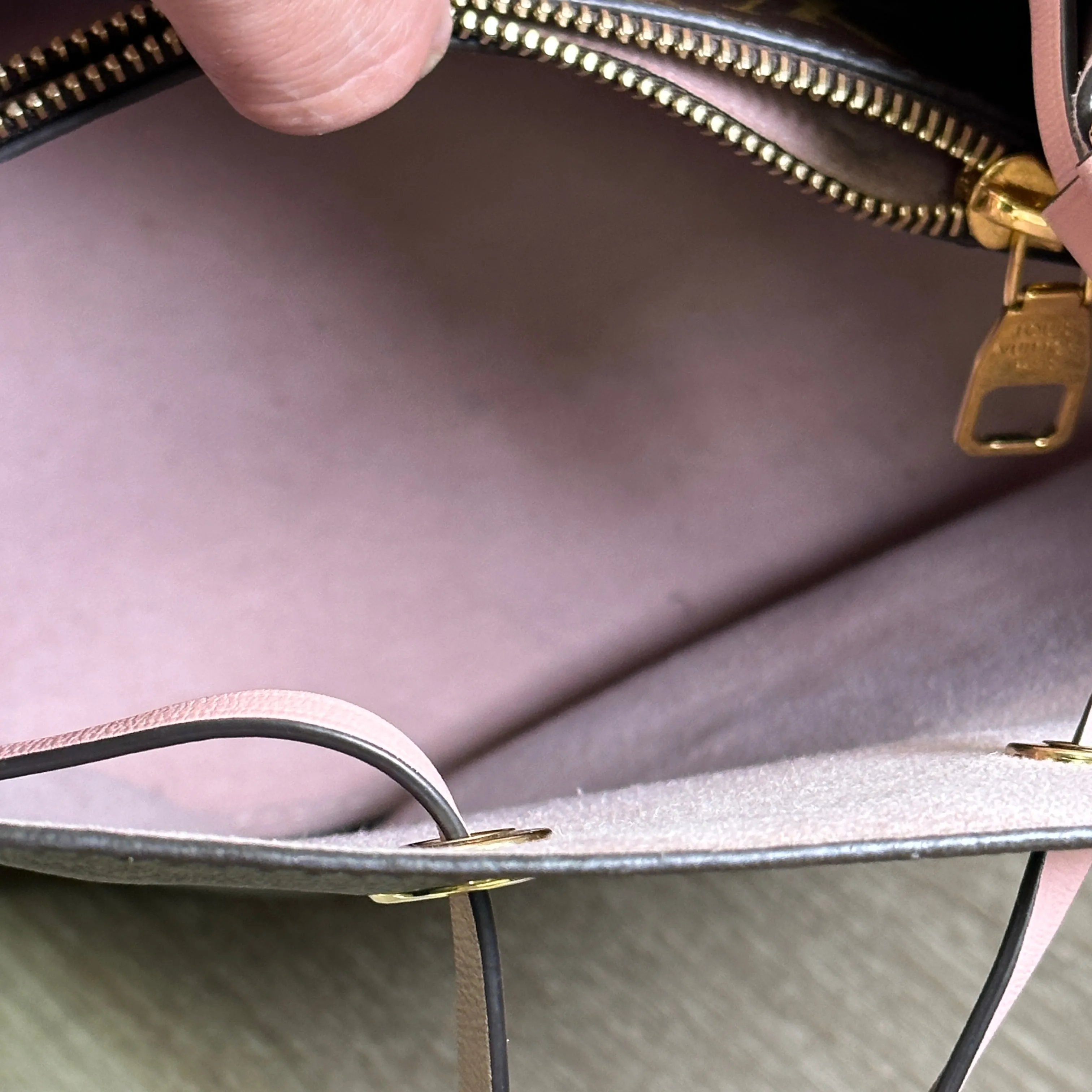 Louis Vuitton NéoNoé Monogram - Rose Poudre