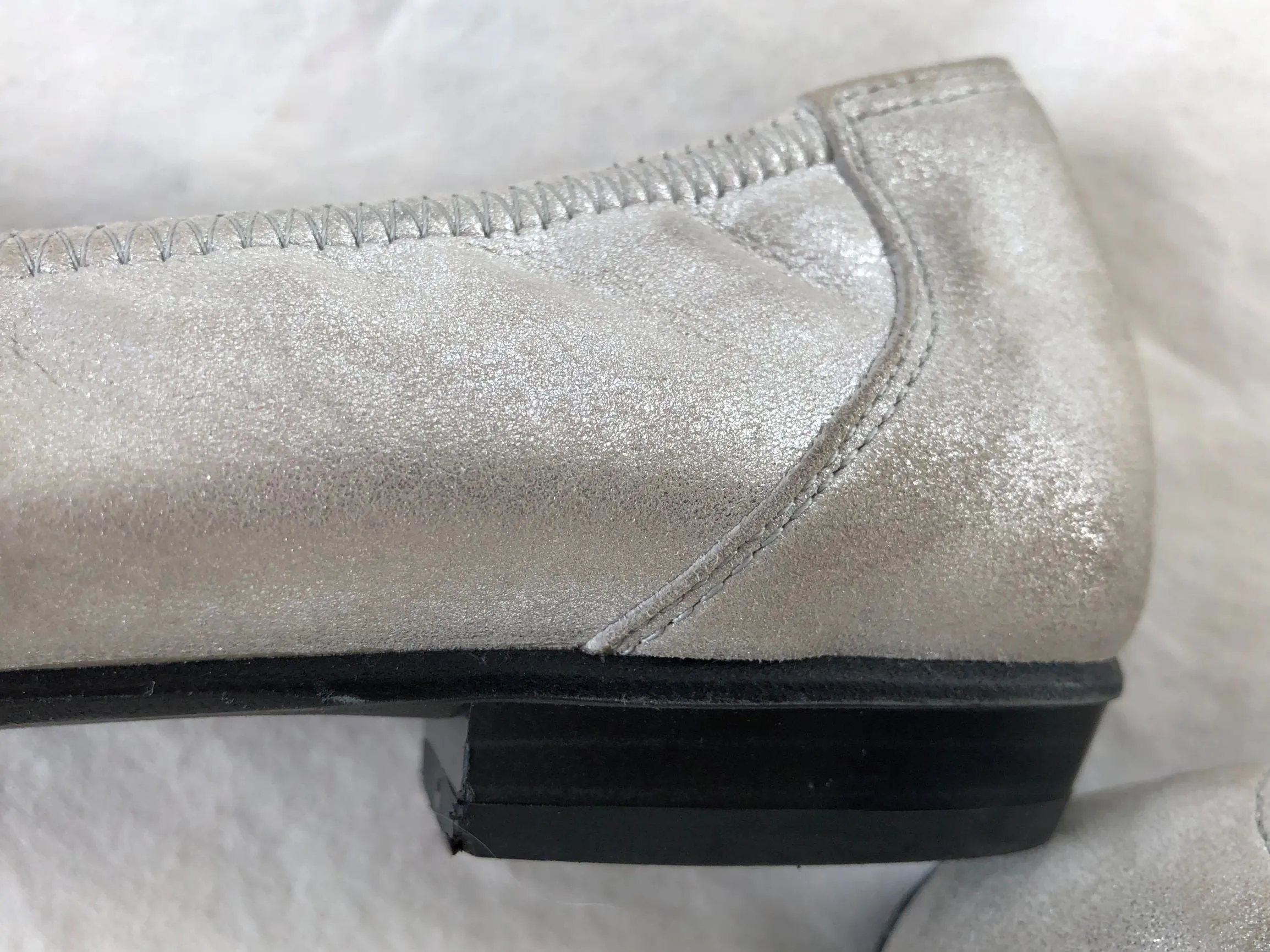 Paul Green Size 7.5 Epic Silver Zipper Flats