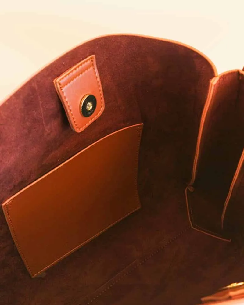 Pricy Escape Tote leather bag