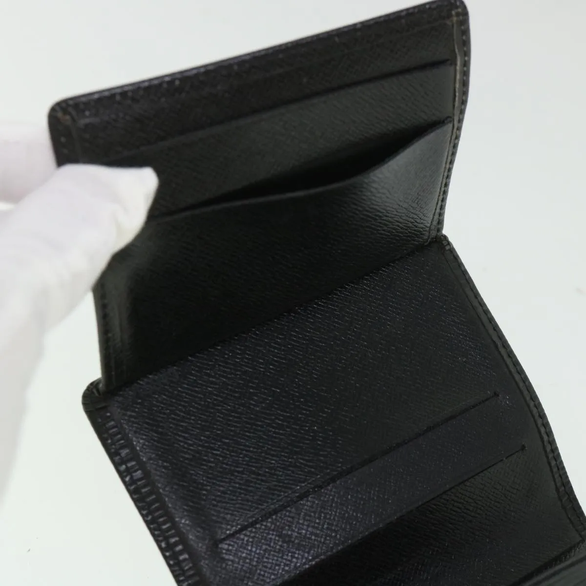Trendy Inspired Louis Vuitton Epi Porte 12 Cartes Crdit Trifold Wallet Noir M63472 Lv Auth 56121