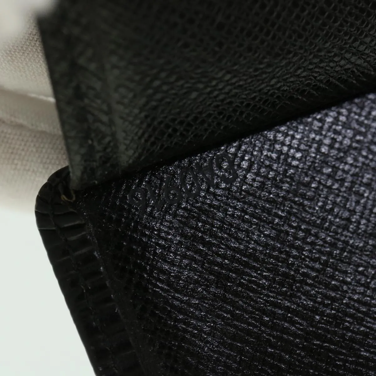 Trendy Inspired Louis Vuitton Epi Porte 12 Cartes Crdit Trifold Wallet Noir M63472 Lv Auth 56121