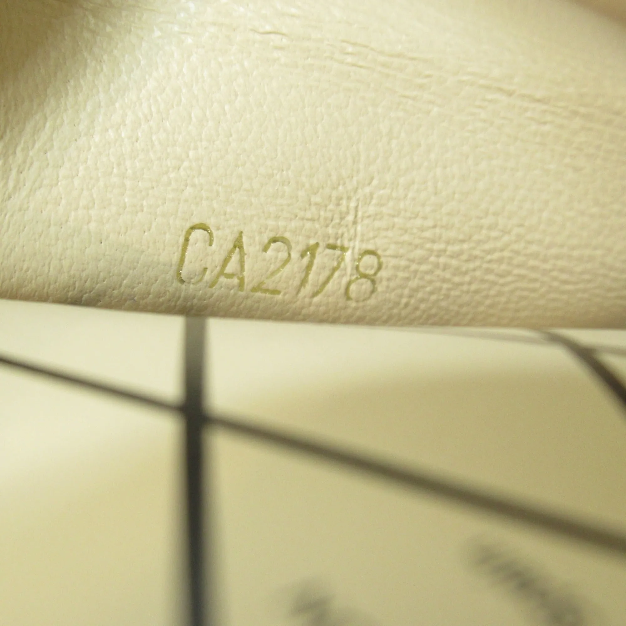 Trendy Inspired Louis Vuitton Micro-bowat-shapo Beige Transformed M52747