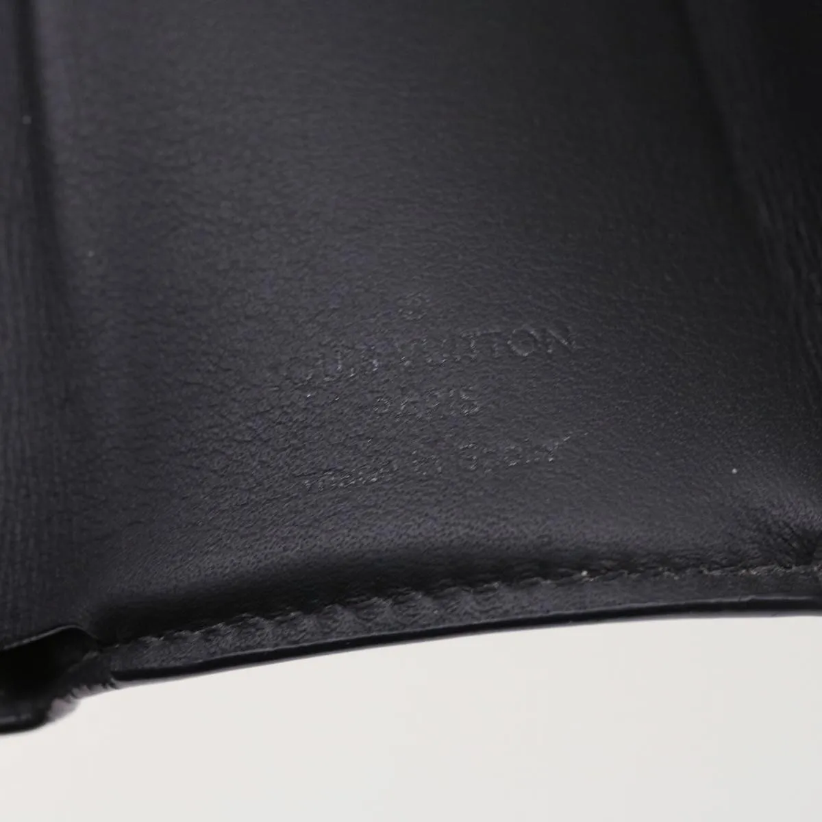 Trendy Inspired Louis Vuitton Monogram Eclipse Discovery Compact Wallet M67630 Lv Auth 54538
