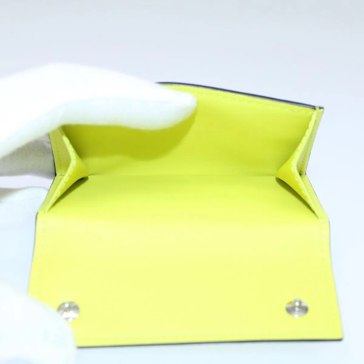 Trendy Inspired Louis Vuitton Taigalama Discovery Compact Wallet Jaune M67629 Lv Auth Ac2214