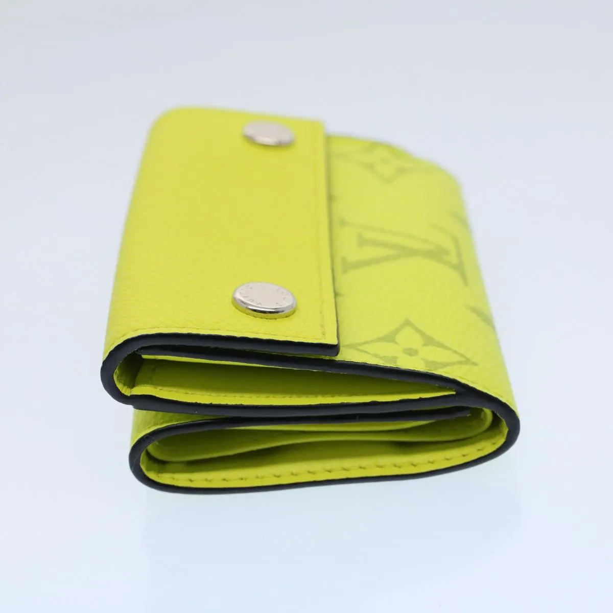 Trendy Inspired Louis Vuitton Taigalama Discovery Compact Wallet Jaune M67629 Lv Auth Ac2214