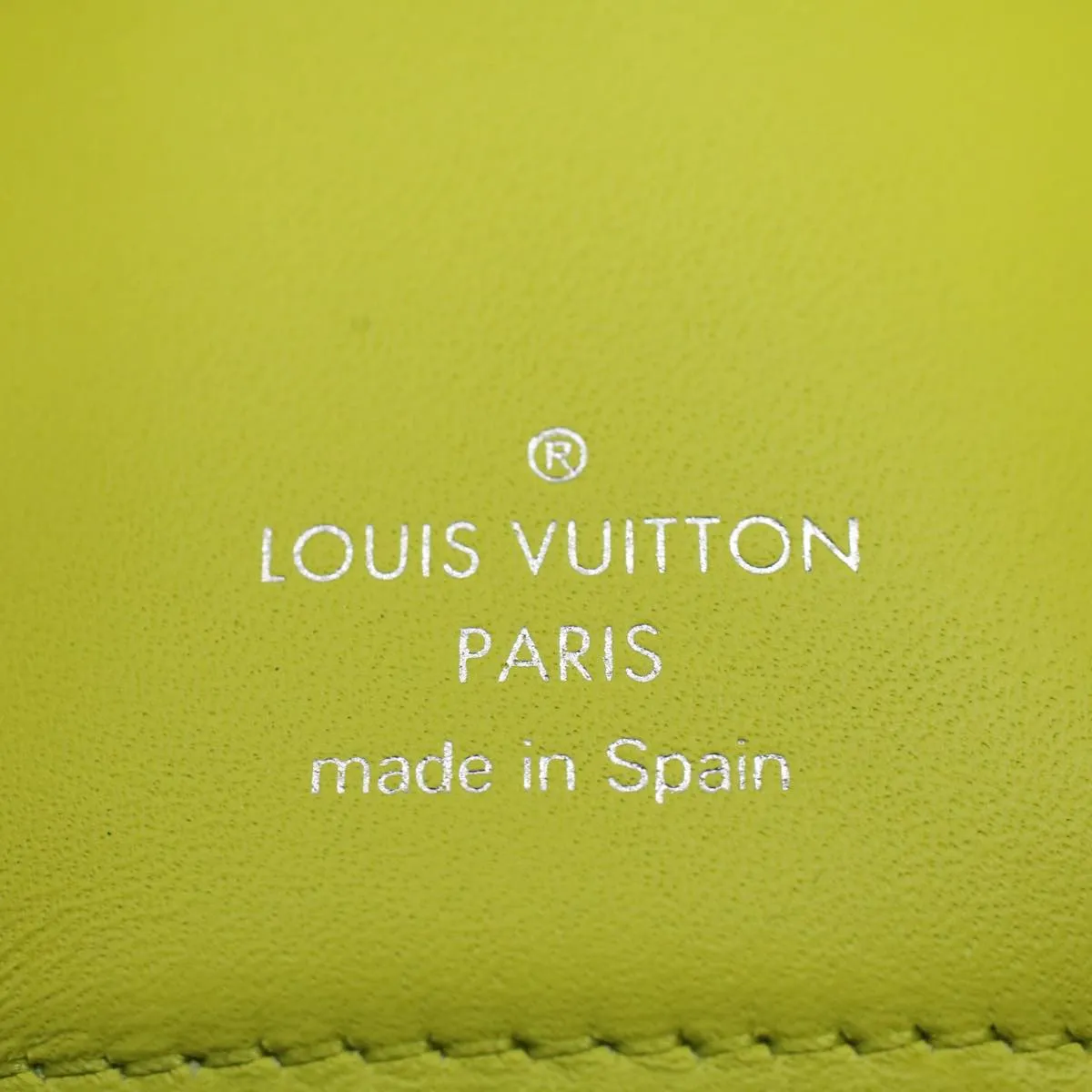 Trendy Inspired Louis Vuitton Taigalama Discovery Compact Wallet Jaune M67629 Lv Auth Ac2214