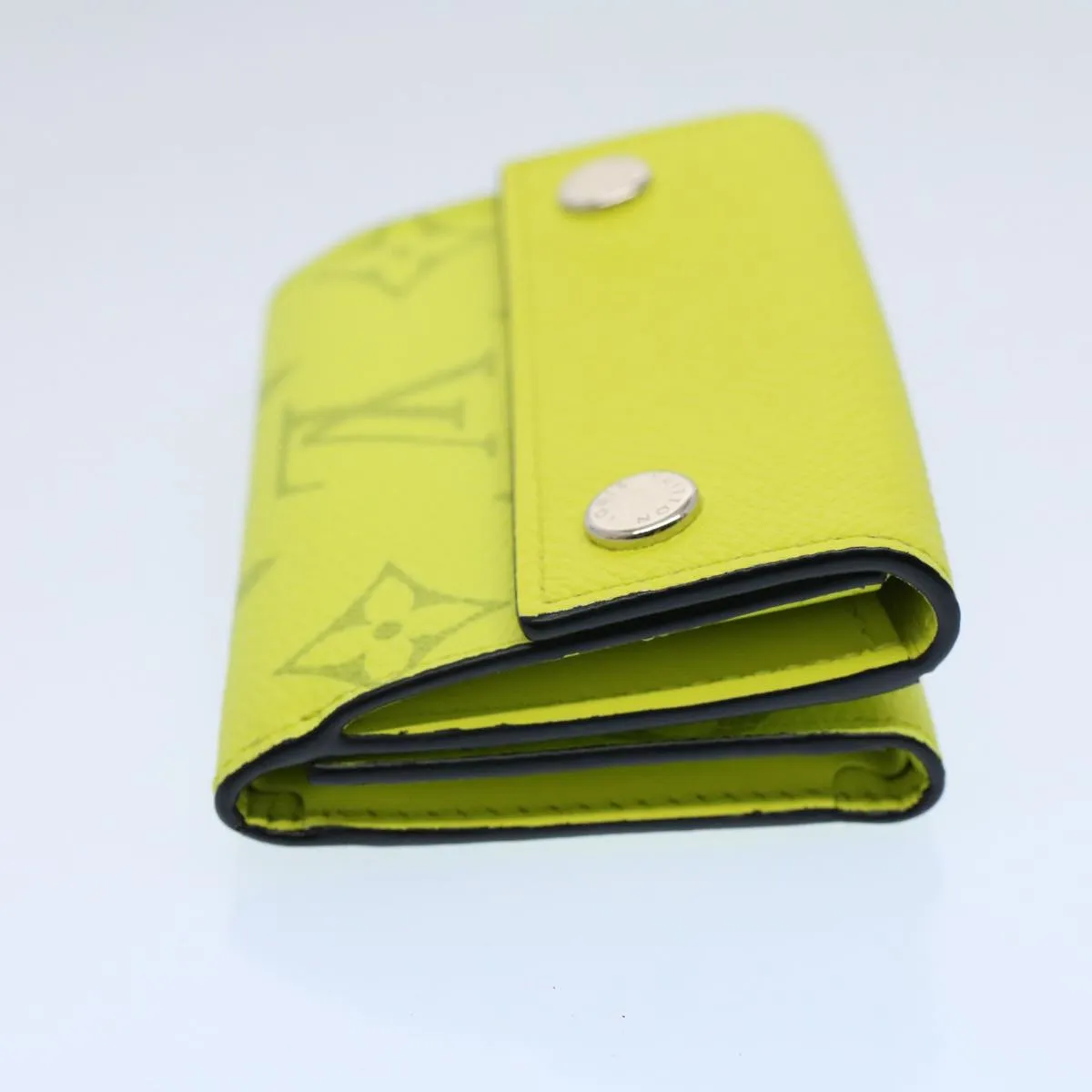 Trendy Inspired Louis Vuitton Taigalama Discovery Compact Wallet Jaune M67629 Lv Auth Ac2214