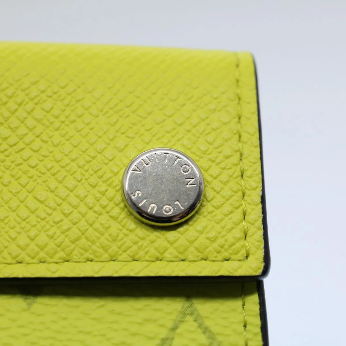 Trendy Inspired Louis Vuitton Taigalama Discovery Compact Wallet Jaune M67629 Lv Auth Ac2214