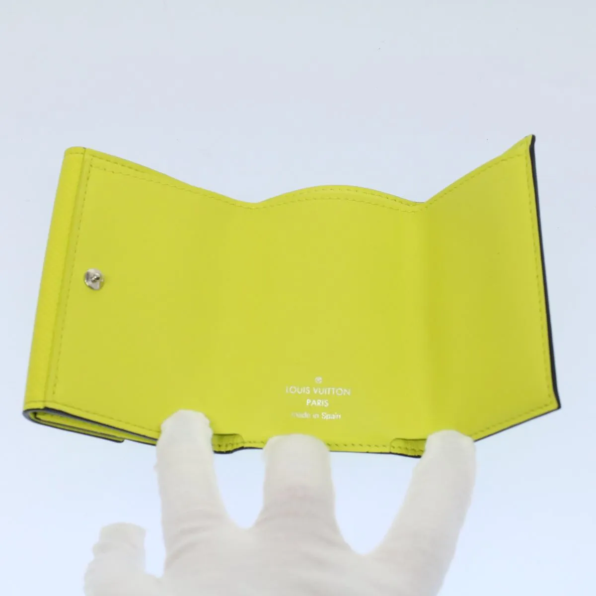 Trendy Inspired Louis Vuitton Taigalama Discovery Compact Wallet Jaune M67629 Lv Auth Ac2214