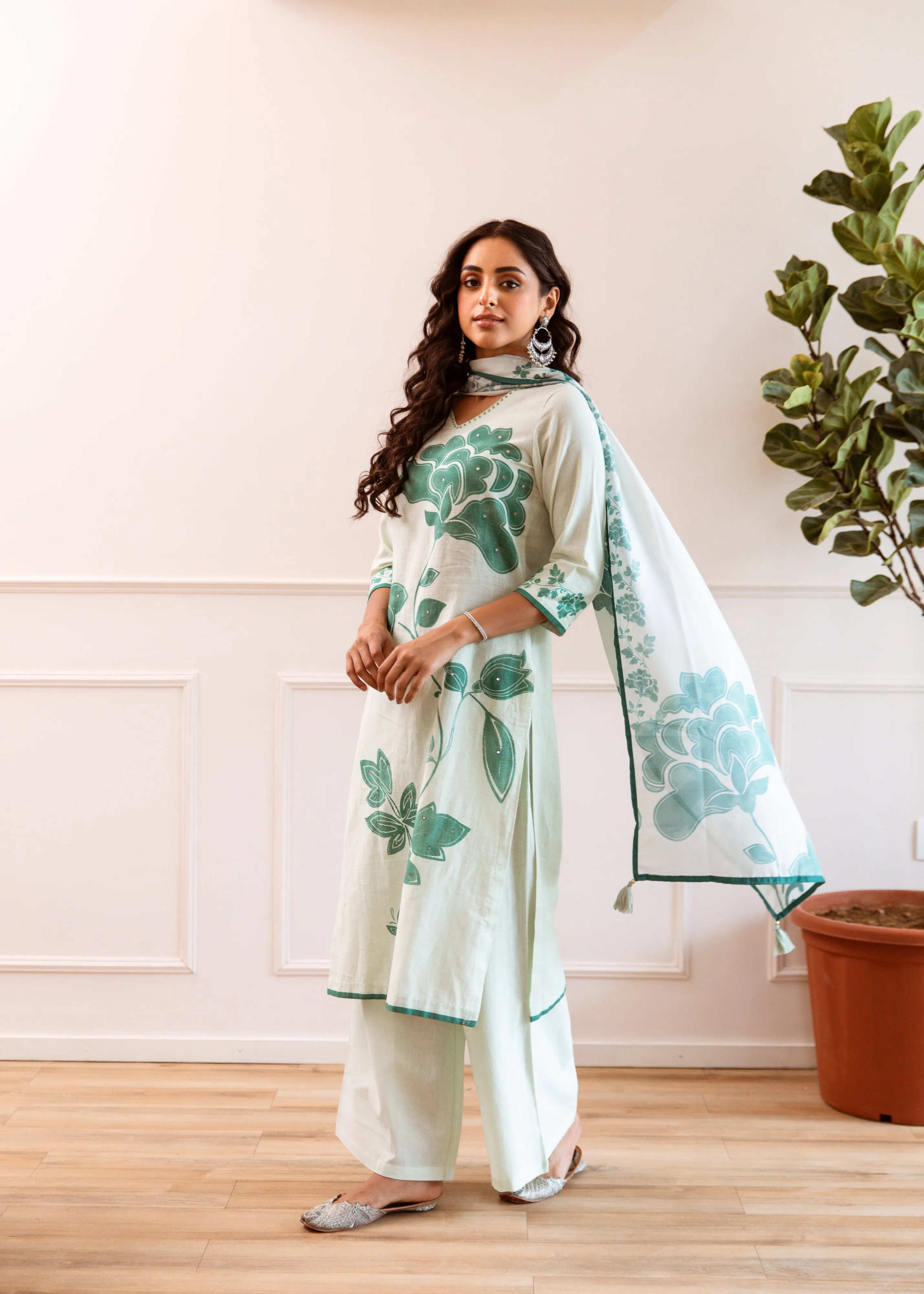 Women's Cream Linin Kurta Palazzoand Dupatta Set